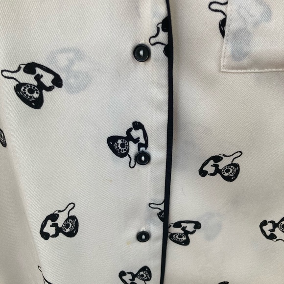 Forever 21 Contemporary CS Button Down Telephone - Picture 4 of 16